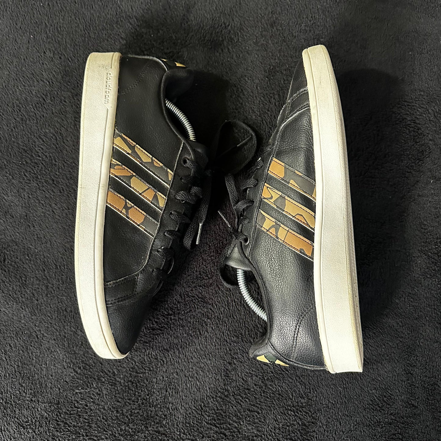 Soft Memory Foam Padded Sneakers