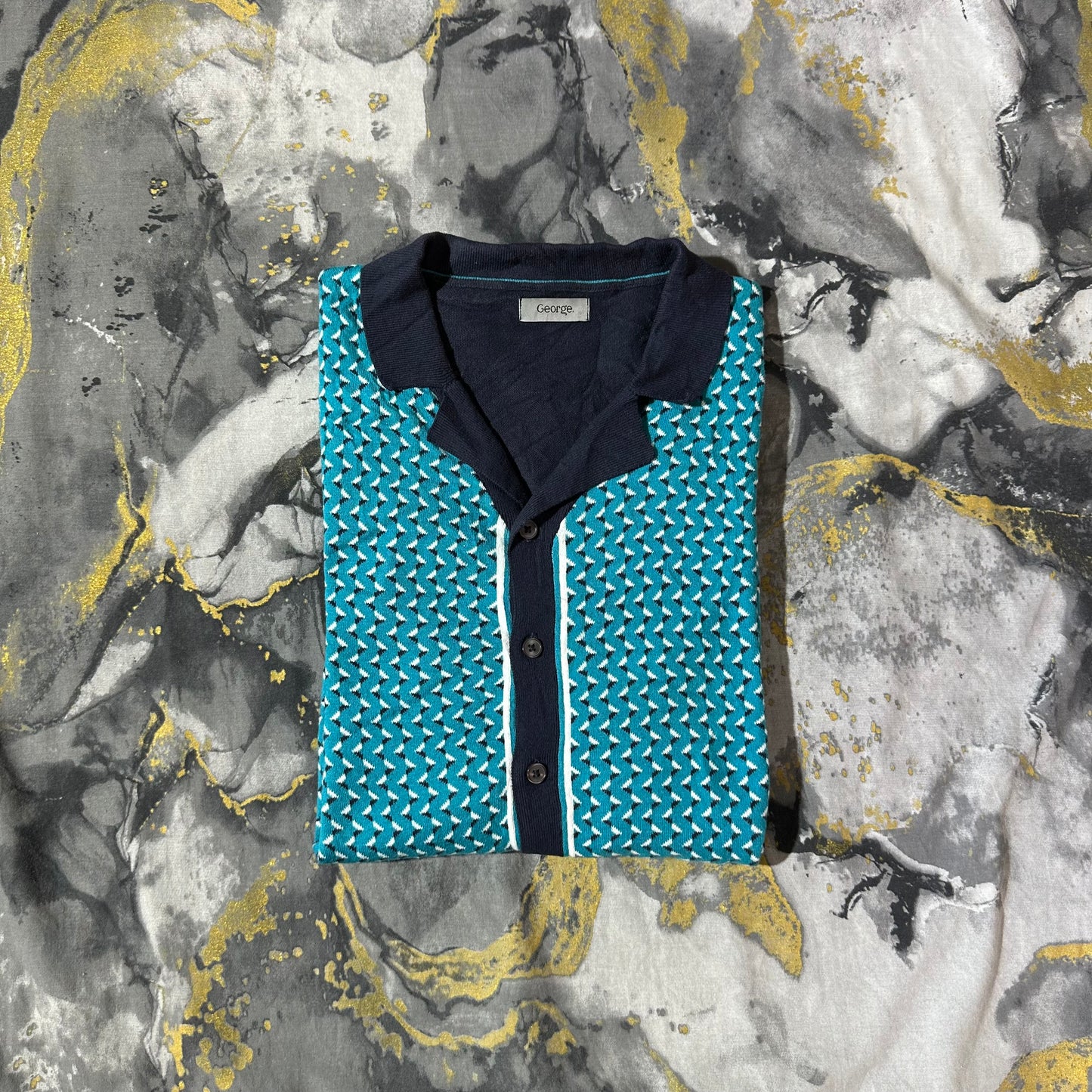 Turquoise/Blue Patterned Knit Half Sleeves Buttoned Down