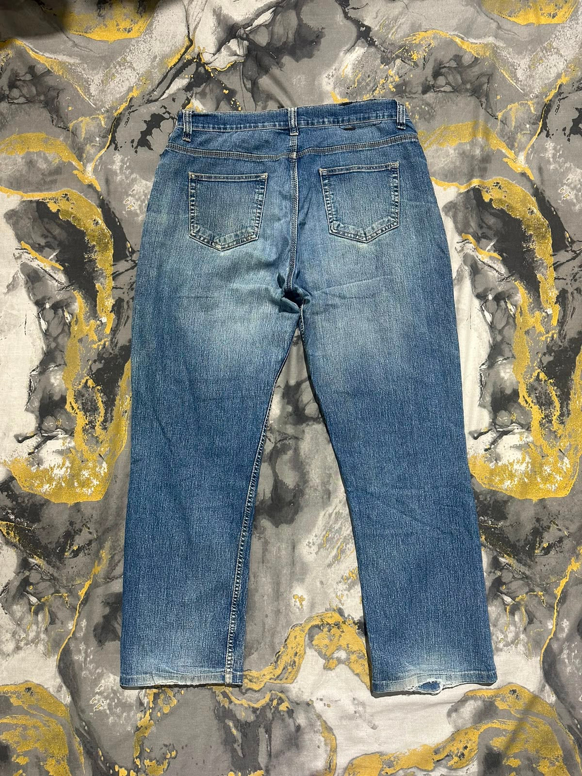 Hugo Boss Straight Classic Fit Blue Washed Jeans
